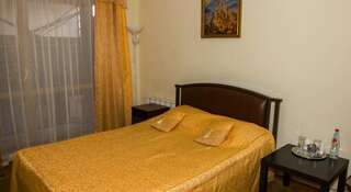 Гостиница Акапулько Краснодар Стандартный двухместный номер с 1 кроватью и балконом-1